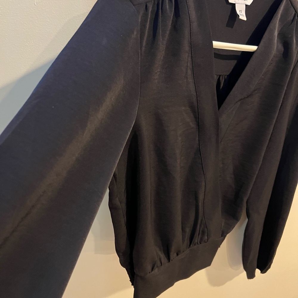 🛑 SALE 🌻 NineWest black wrap blouse - NWT - Picture 8 of 9